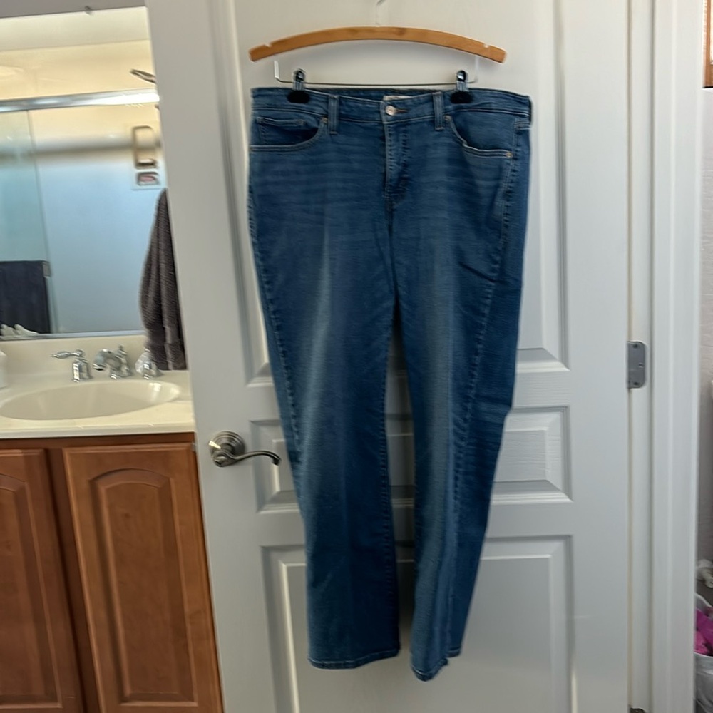 Levi’s size 18W, style 414 Classic Straight.